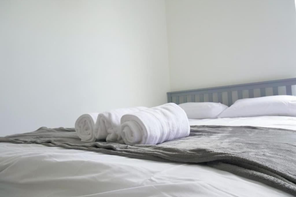 Discover Your Cozy Haven A Perfect Studio Getaway Leamington Spa Bagian luar foto
