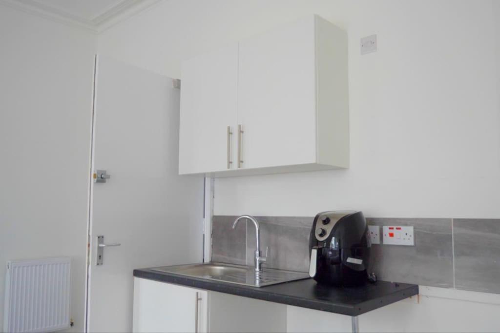 Discover Your Cozy Haven A Perfect Studio Getaway Leamington Spa Bagian luar foto