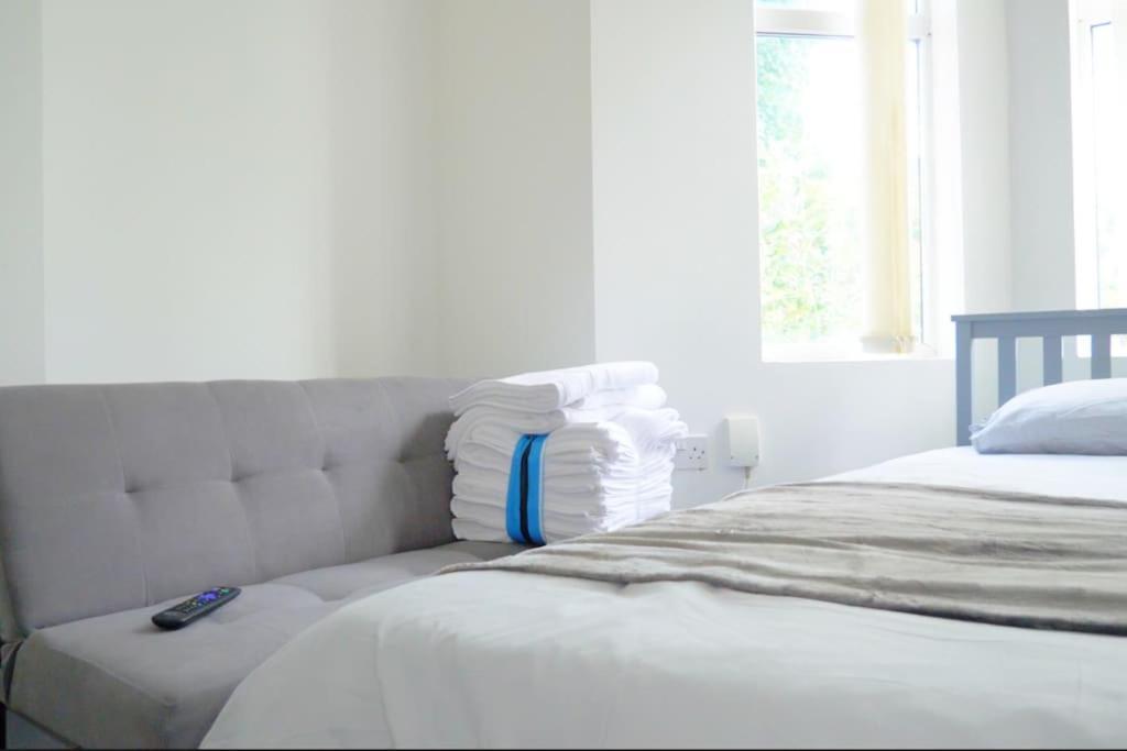 Discover Your Cozy Haven A Perfect Studio Getaway Leamington Spa Bagian luar foto