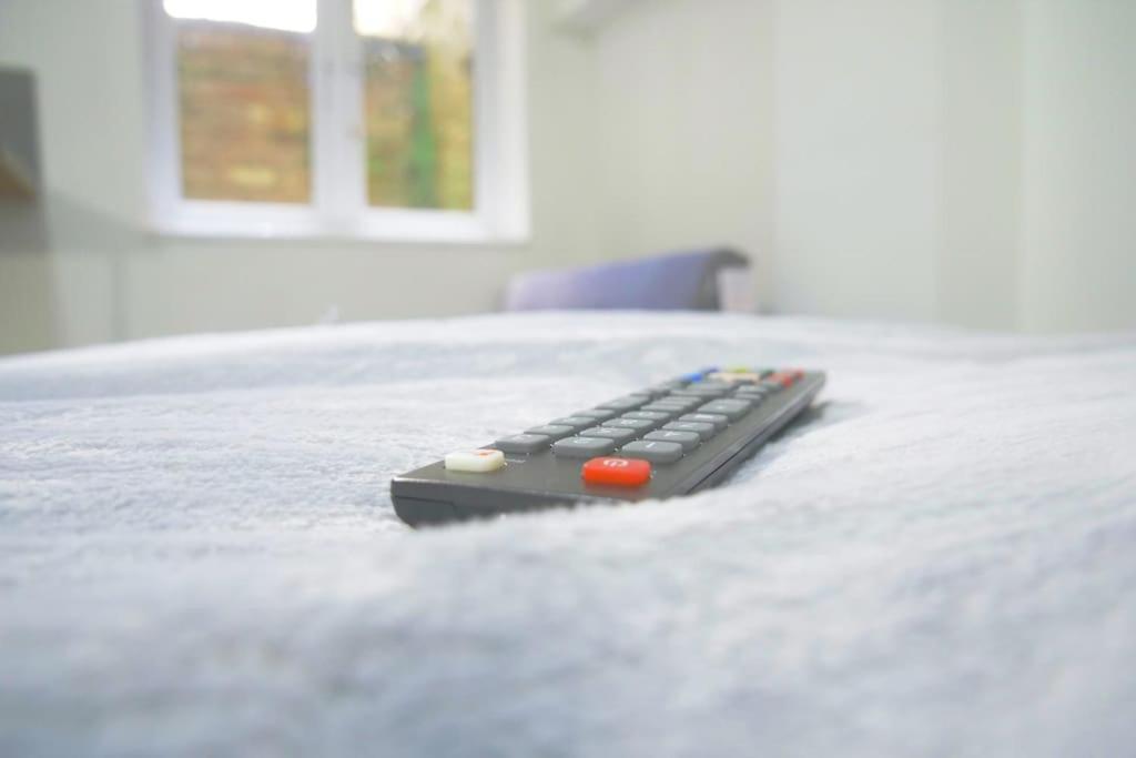 Discover Your Cozy Haven A Perfect Studio Getaway Leamington Spa Bagian luar foto