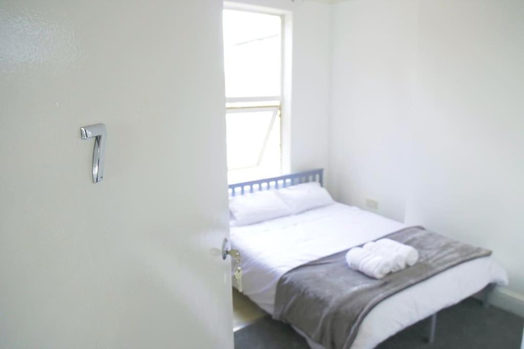 Discover Your Cozy Haven A Perfect Studio Getaway Leamington Spa Bagian luar foto