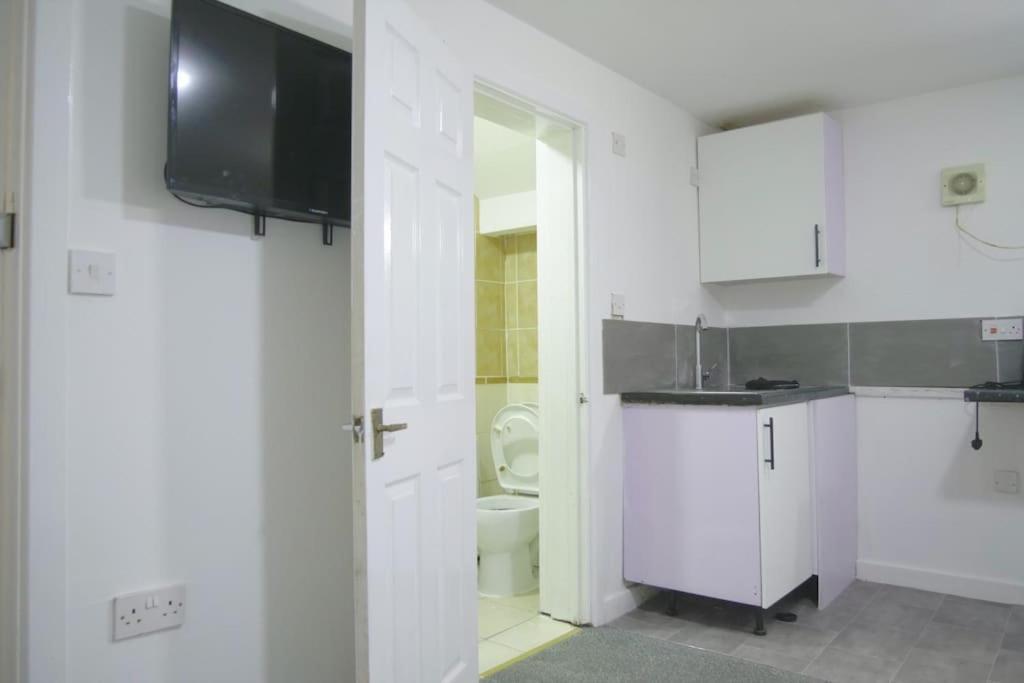 Discover Your Cozy Haven A Perfect Studio Getaway Leamington Spa Bagian luar foto